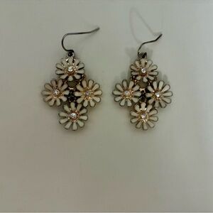 Elegant Floral White Earrings